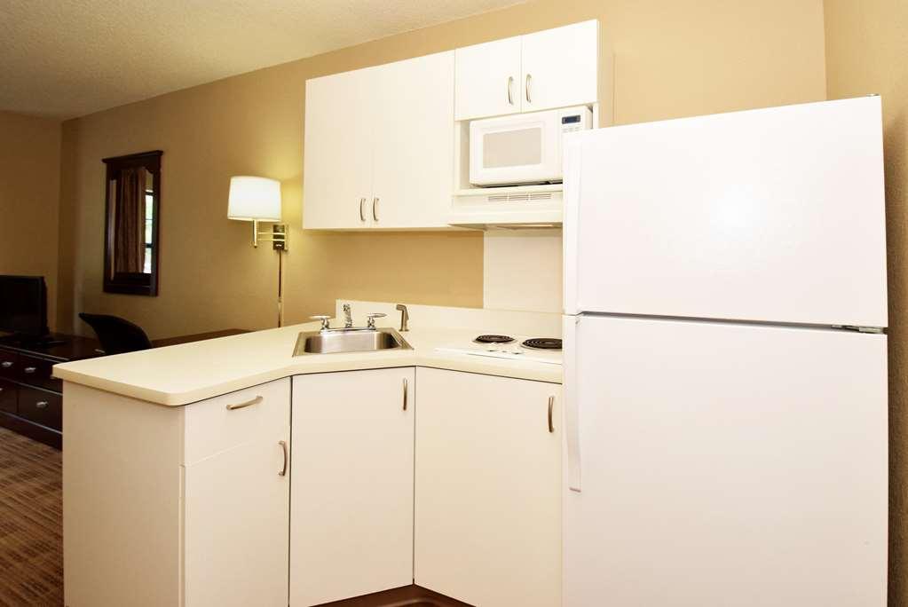 Extended Stay America Suites - Chicago - Schaumburg - I-90 Room photo